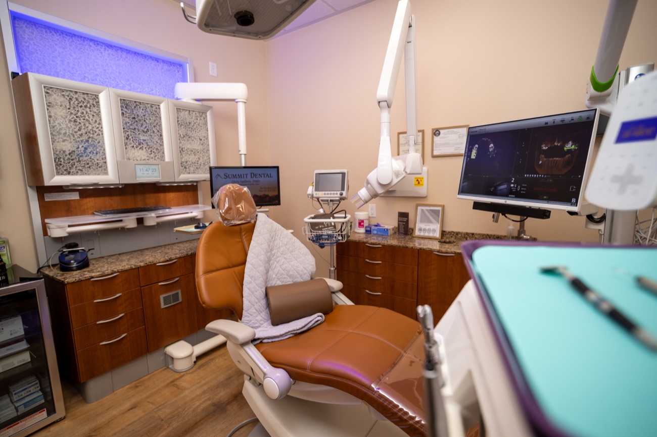 A modern treatment room at Summit Dental
